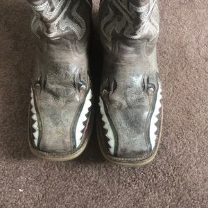 Tinhaul Maneater Boots